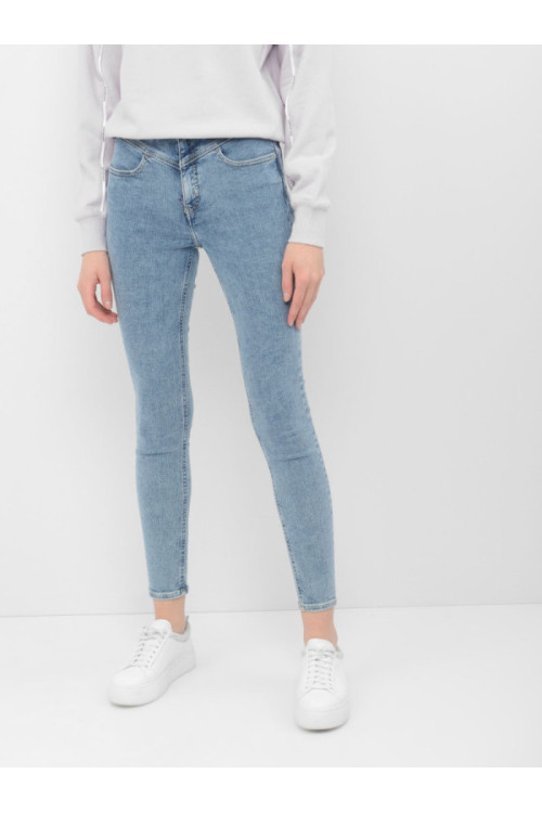 Calvin Klein Väga kitsad pahkluuni kõrge vööga teksad (defekt)