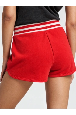 SUPERDRY Lühikesed püksid, värv: punane