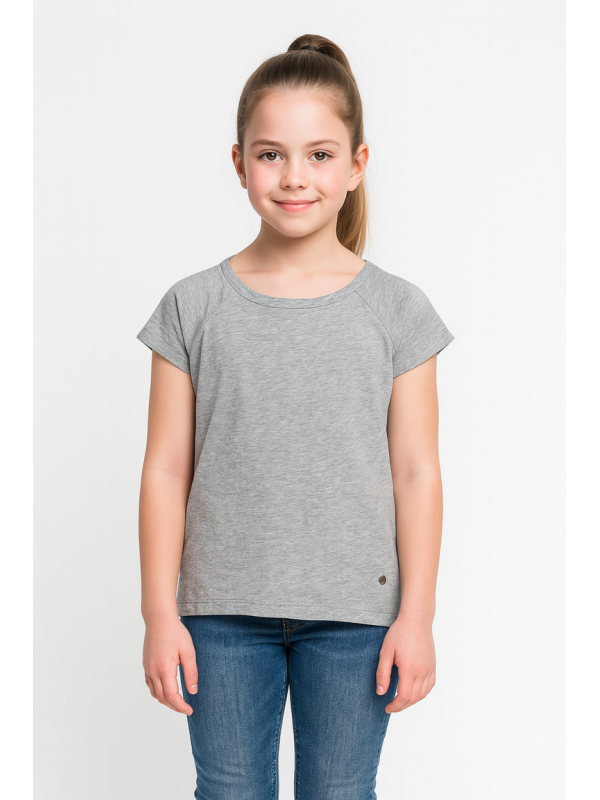 T-shirt with accessories