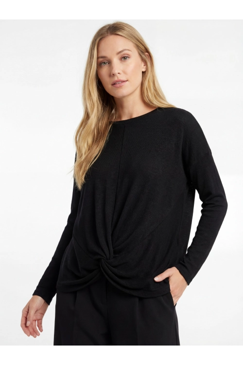 Long-sleeved top