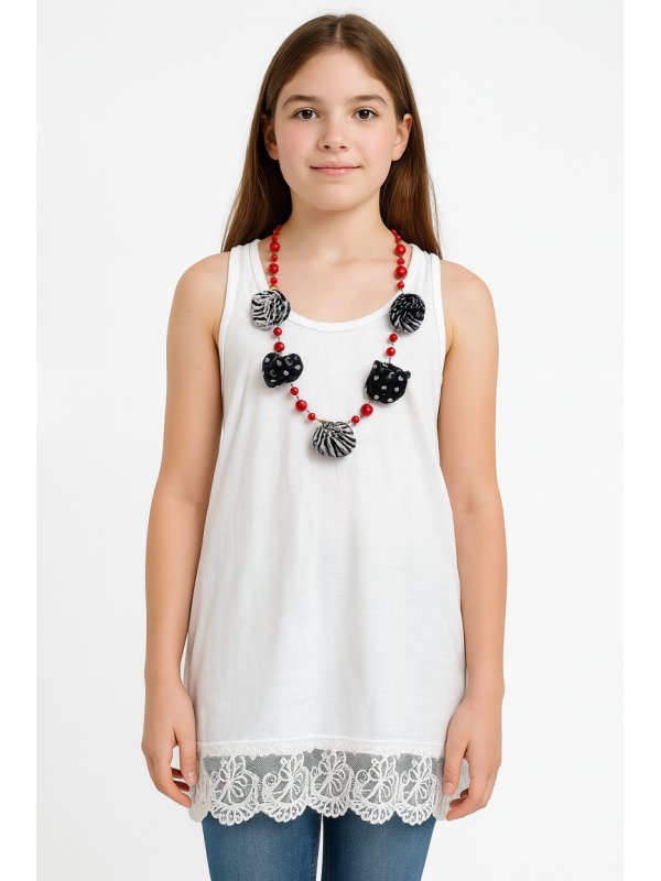 T-shirt with accessories