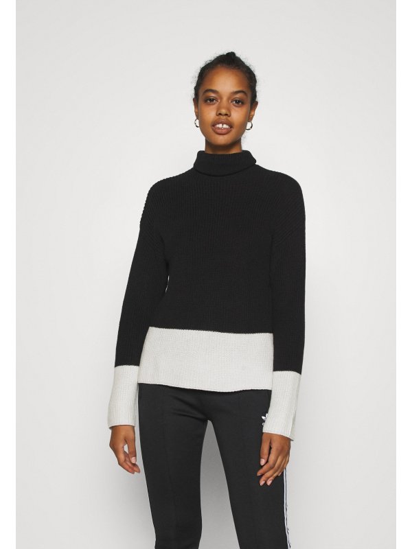 TURTLE NECK COLOR BLOCK